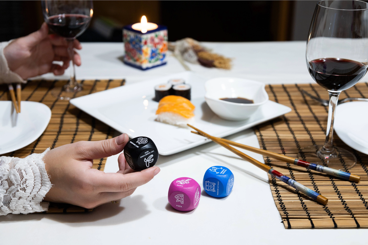 "The Perfect Date", Dice set
